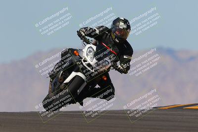 media/Oct-09-2022-SoCal Trackdays (Sun) [[95640aeeb6]]/Turn 9 (1pm)/